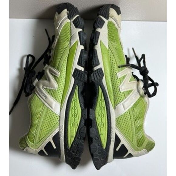 Merrell lime green women's Cruise Trail and Running Shoe. Size 8. - Picture 6 of 9